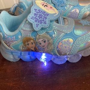 NWT Frozen Light Up Shoes - Size 7